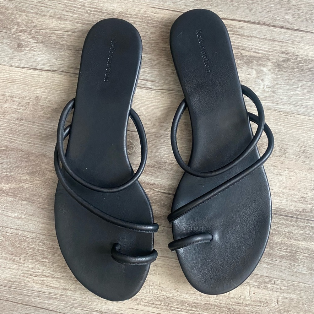 Reformation Ludo Toe Ring Strappy Flat Sandal